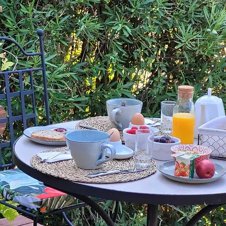 Bed & Breakfast Mas Des Marguerites 3*