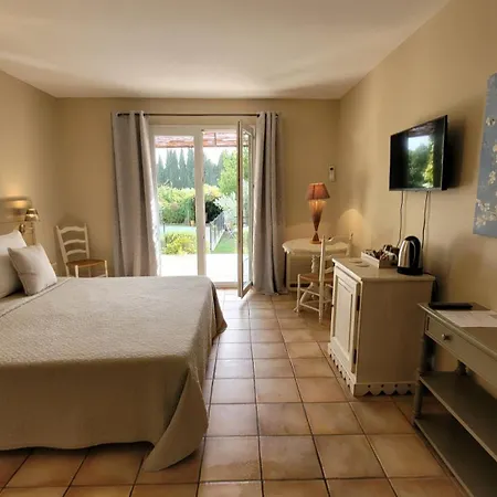 Mas Des Marguerites Bed & Breakfast 3*