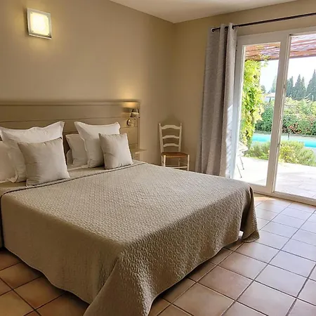 Mas Des Marguerites Bed & Breakfast 3*
