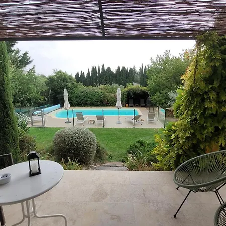 Bed & Breakfast Mas Des Marguerites 3*